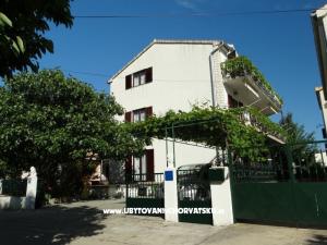 Apartamenty Milka-Jure Srima-Vodice