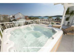 Jakaa Apartament Srima