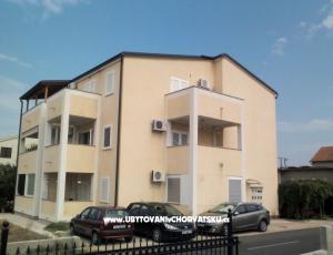 Apartament Betina