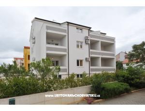 Apartamenty Plima***Srima