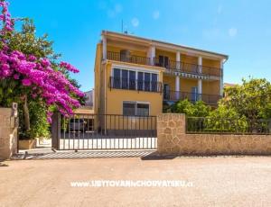 Apartamenty Lara