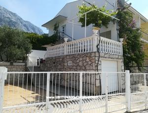 Apartamenty Gnjec