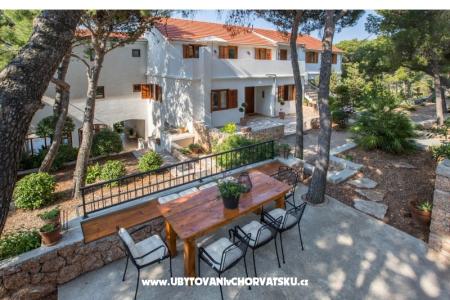 Villa pod borom foto 2