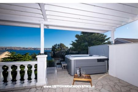 Dom Petra na plaży Karlobag Chorwacja