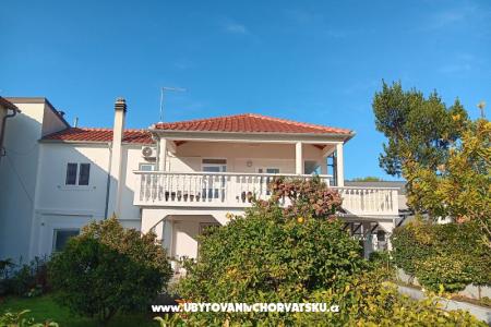 Apartamenty Filip Pakostane Chorwacja