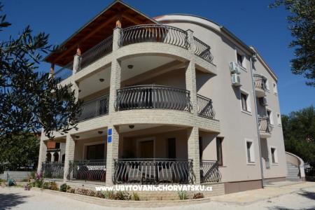 Apartamenty Silvija Pakostane Chorwacja