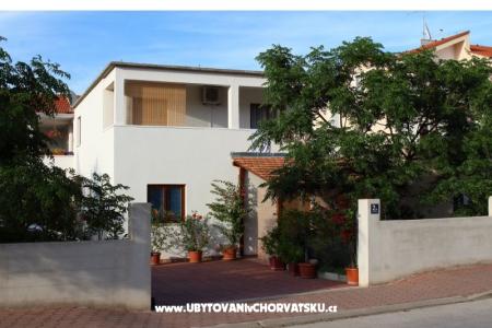 Apartamenty Tina Pakoštane Pakostane Chorwacja