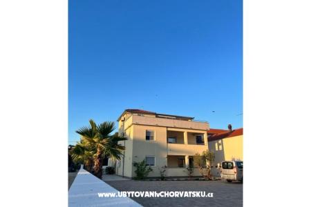 Apartamenty Vujasin Pakostane Chorwacja