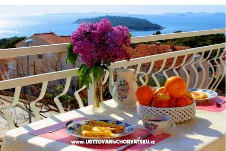 Apartamenty TONĆI I IRIS*** Primosten Chorwacja