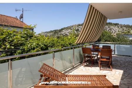 Apartamenty Vido i Nada Rogoznica Chorwacja