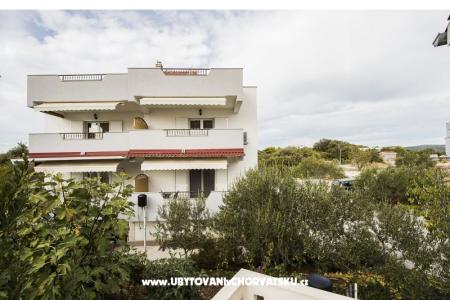 Apartamenty Magnolia Radačić Rogoznica Chorwacja