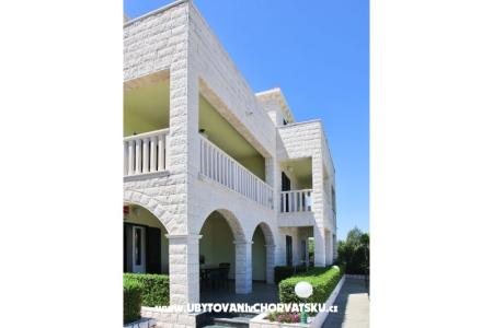 Vila Marijana foto 2