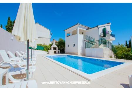 Apartamenty Milović 30 m od more Trogir Chorwacja
