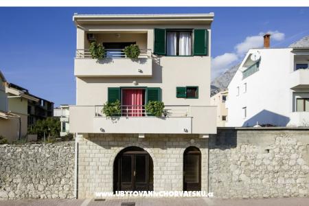 Maja Ševelj - Dom 1 – Tucepi Chorwacja