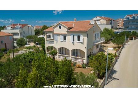 Apartamenty Duzelovi dvori  Vodice Chorwacja