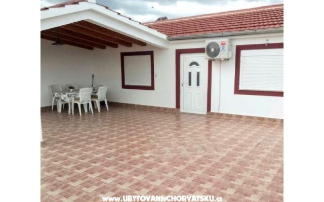 Apartament Divna - nocleg Bibinje Chorwacja