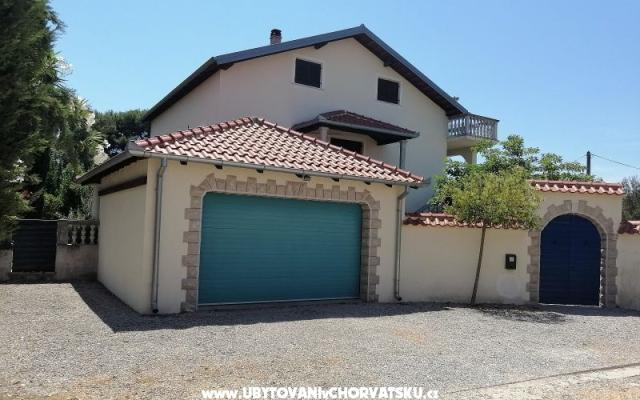 Holiday Apartamenty Helena - nocleg Bibinje Chorwacja