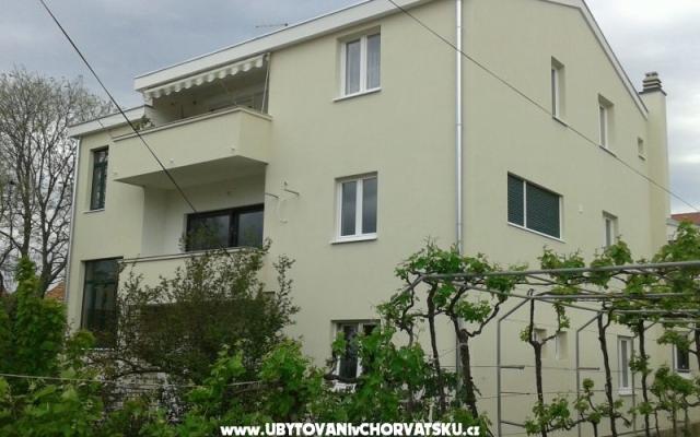 Apartamenty Jurov - nocleg Biograd Chorwacja