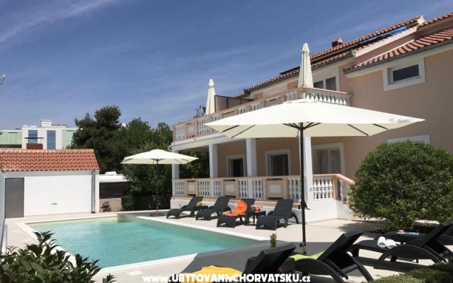 Apartamenty Šarić - nocleg Biograd Chorwacja