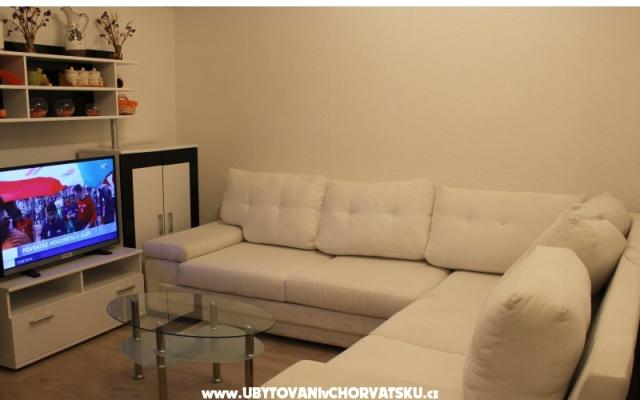 Apartamenty Antonia - nocleg eiland Brac Chorwacja