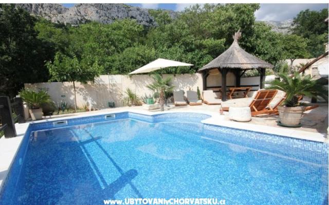 Stone Brela- swimming pool, grill - nocleg Brela Chorwacja