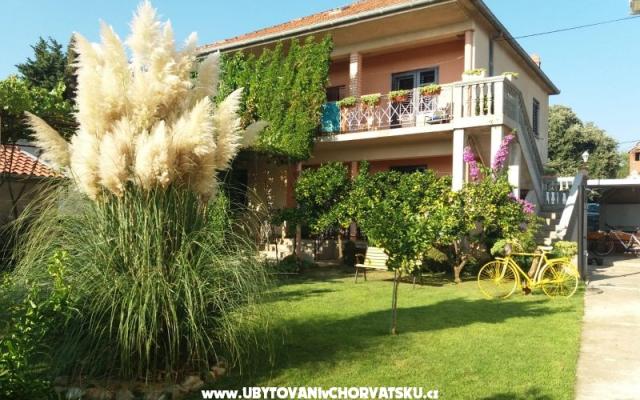 Karlo - nocleg Sv. Filip i Jakov Chorwacja