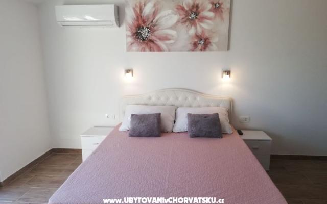 Apartamenty Ema - nocleg Sv. Filip i Jakov Chorwacja