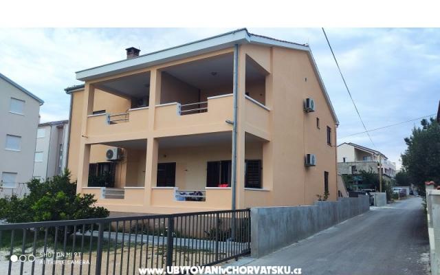 Apartamenty Julia - nocleg Sv. Filip i Jakov Chorwacja