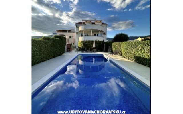 Apartamenty Villa Ohana - nocleg Kastela Chorwacja