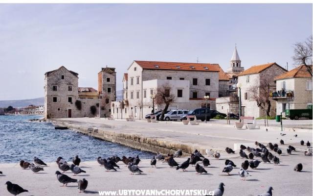 Kamienny dom - nocleg Kastela Chorwacja