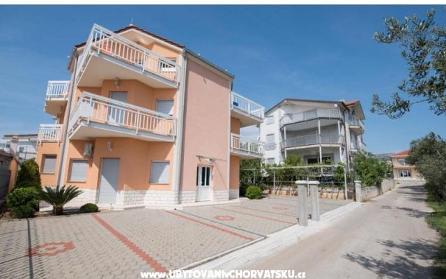 Villa Diva Apartamenty - nocleg Kastela Chorwacja
