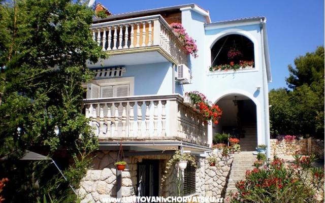 The Blue Dom Apartamenty - nocleg eiland Krk Chorwacja