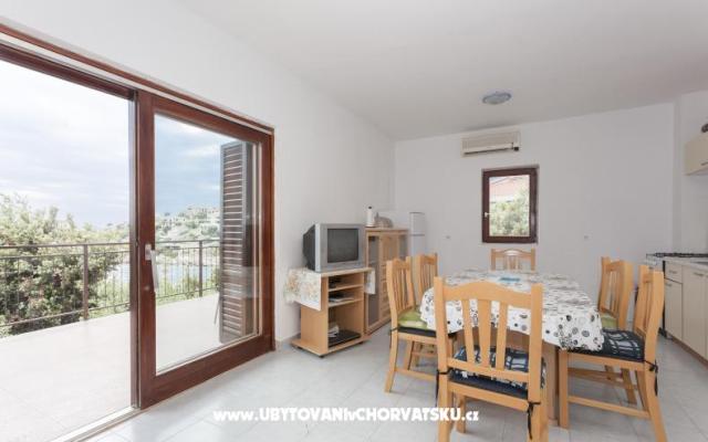 Dom wakacyjny Taraš - nocleg Marina - Trogir Chorwacja
