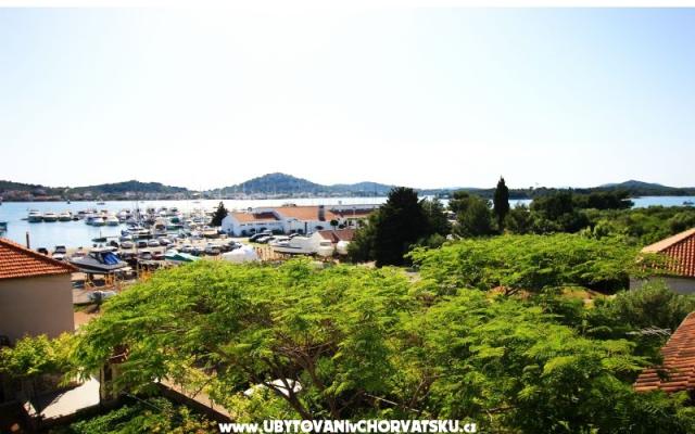 Apartament Dino Murter - nocleg eiland Murter Chorwacja