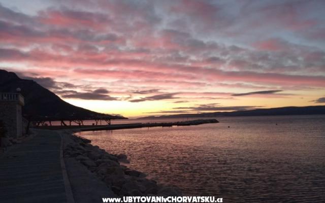 Apartamenty Toni  Duće  - nocleg Omis Chorwacja