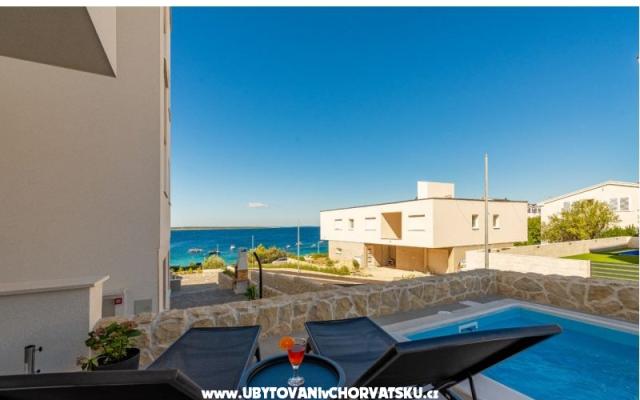 Dolphin view + pool by the beach - nocleg eiland Pag Chorwacja