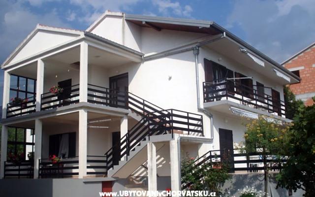 Apartamenty vesela - nocleg Starigrad Paklenica Chorwacja
