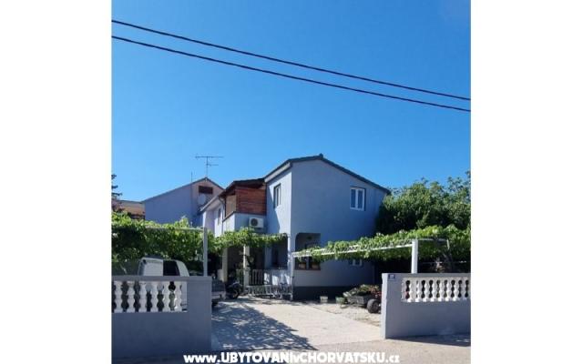 Apartamenty Anka - nocleg Pakostane Chorwacja