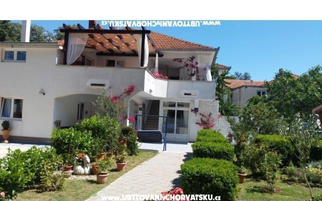Apartamenty Lara - nocleg Pakostane Chorwacja