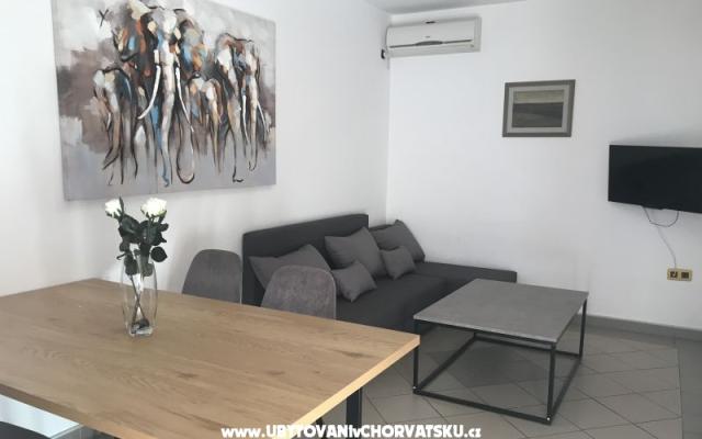 Apartamenty Andjela - nocleg Petrcane Chorwacja