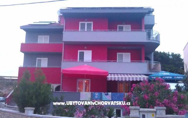 Apartamenty ROTO - nocleg Petrcane Chorwacja