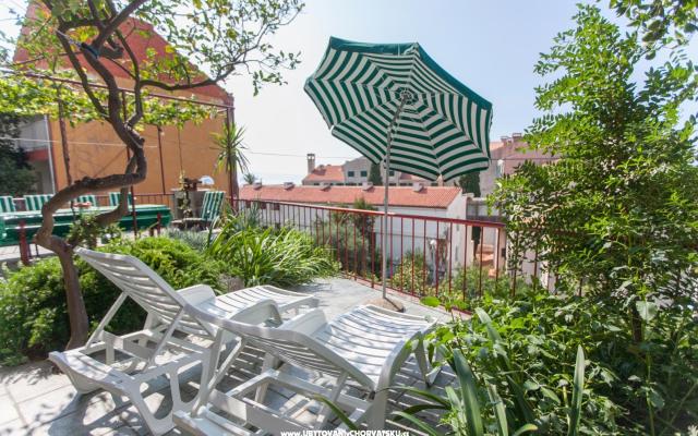 Apartamenty TRI cvita - nocleg Podgora Chorwacja