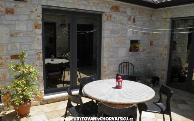 Nina A2+1 - nocleg Porec Chorwacja