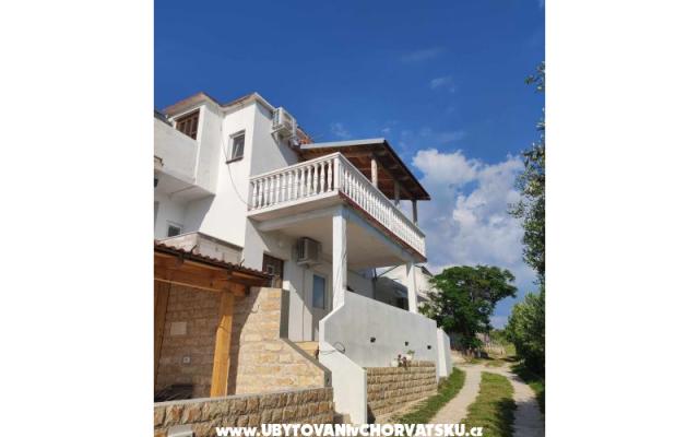 Apartamenty Zrinka - nocleg Razanac Chorwacja