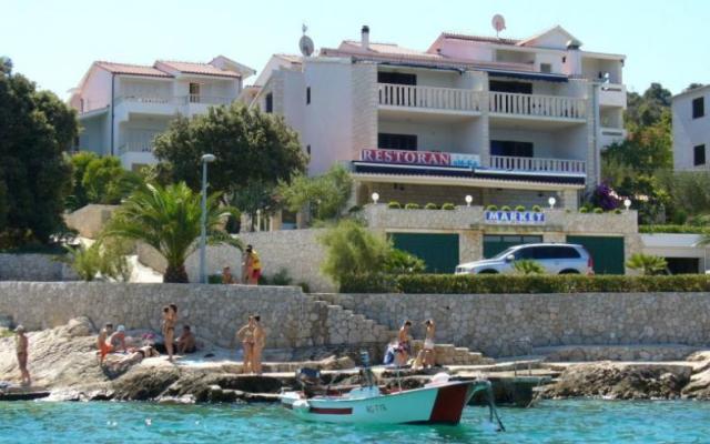 Aparthotel eM-Ka - nocleg Rogoznica Chorwacja