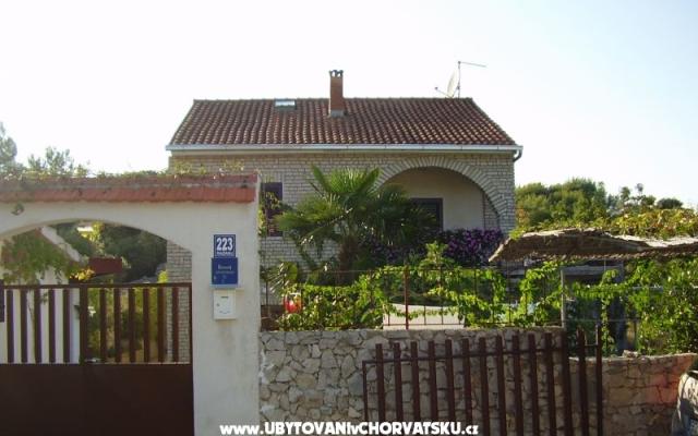 Apartamenty Radmila - nocleg Rogoznica Chorwacja