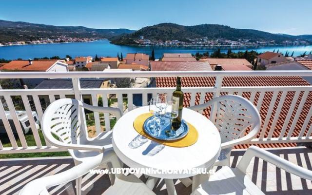 Apartamenty Zdravka - nocleg Rogoznica Chorwacja