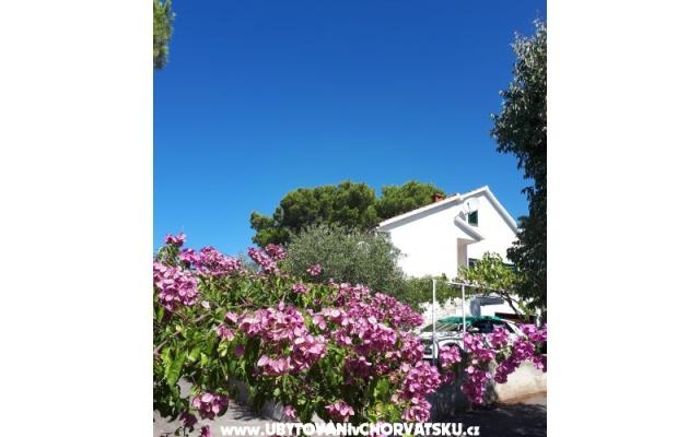 Dom Zvonimir - nocleg Rogoznica Chorwacja