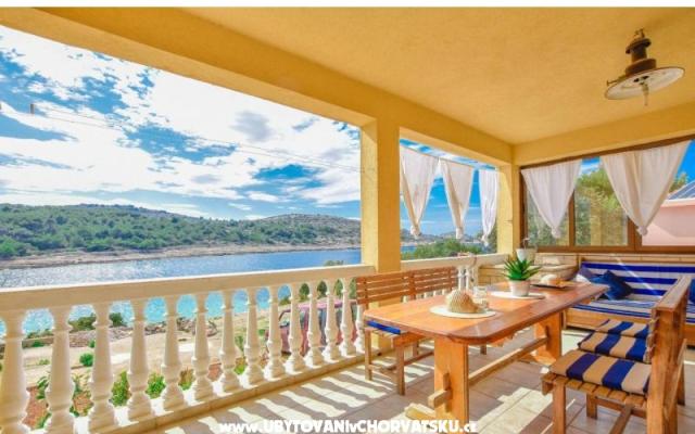 Dom Petra - Island Žirje - nocleg Sibenik Chorwacja