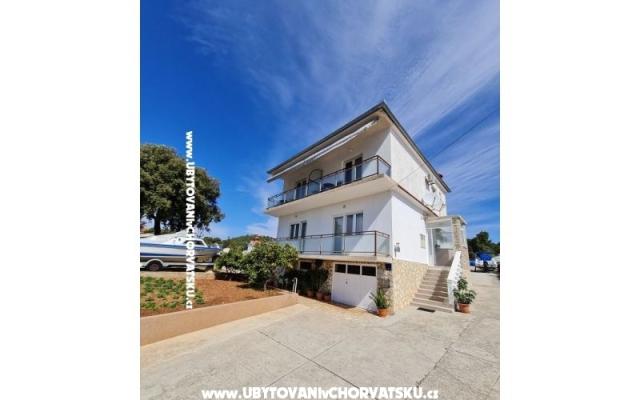 Apartamenty Ecija - nocleg Tisno Chorwacja